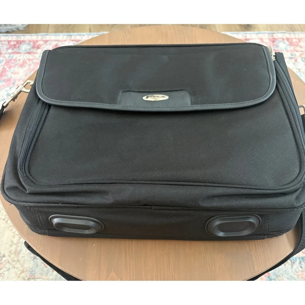 Targus Laptop Messenger Bag Black Briefcase Shoulder Strap Travel Case